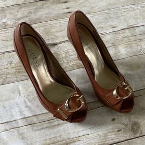 GUESS leather Peep-Toe pumps